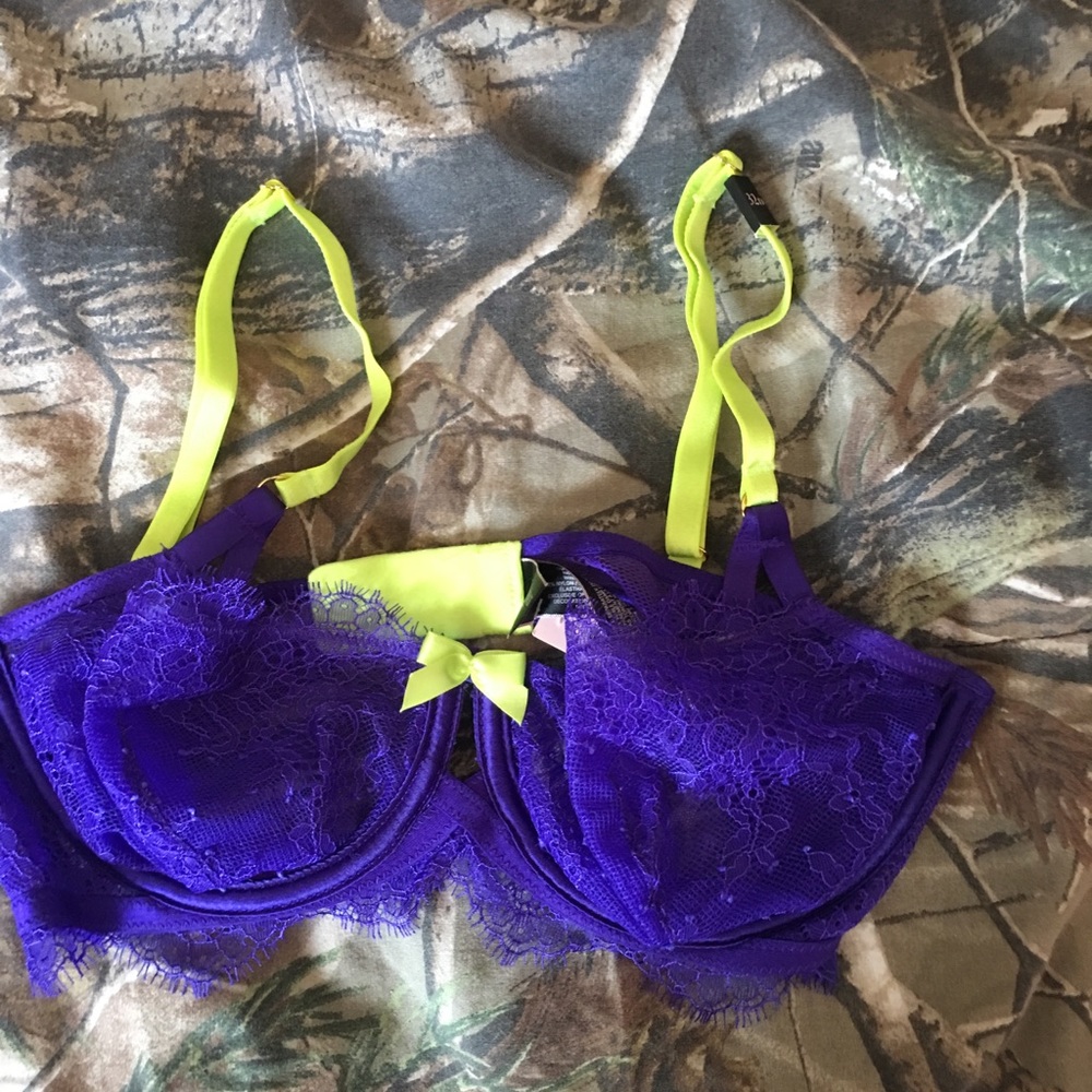 NWT Victoria’s Secret Very Sexy unlined Demi Bra